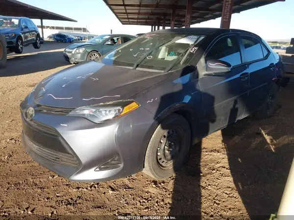 2T1BURHE9JC052168 2018 TOYOTA COROLLA - Image 2