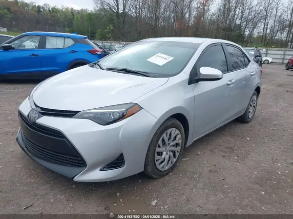 2T1BURHE9JC053790 2018 TOYOTA COROLLA - Image 2