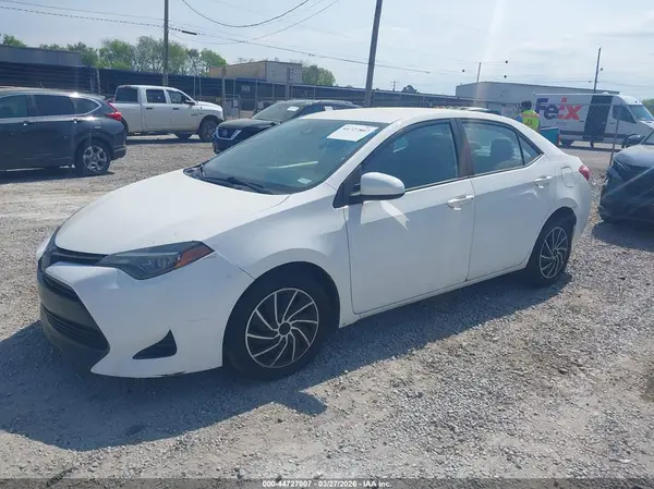 2T1BURHE9JC054681 2018 TOYOTA COROLLA - Image 2