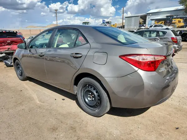 2T1BURHE9JC055166 2018 TOYOTA COROLLA - Image 2