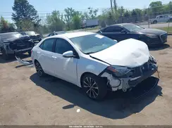 2T1BURHE9JC055698 2018 TOYOTA COROLLA