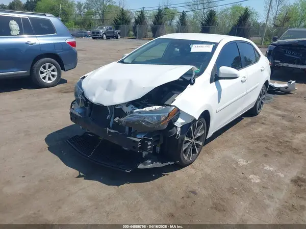 2T1BURHE9JC055698 2018 TOYOTA COROLLA - Image 2