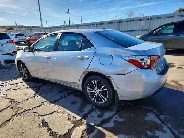 2T1BURHE9JC056656 2018 TOYOTA COROLLA - Image 2
