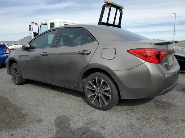 2T1BURHE9JC063929 2018 TOYOTA COROLLA - Image 2