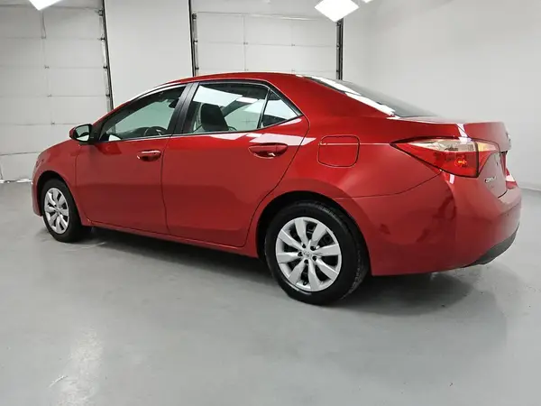 2T1BURHE9JC065339 2018 TOYOTA COROLLA - Image 2