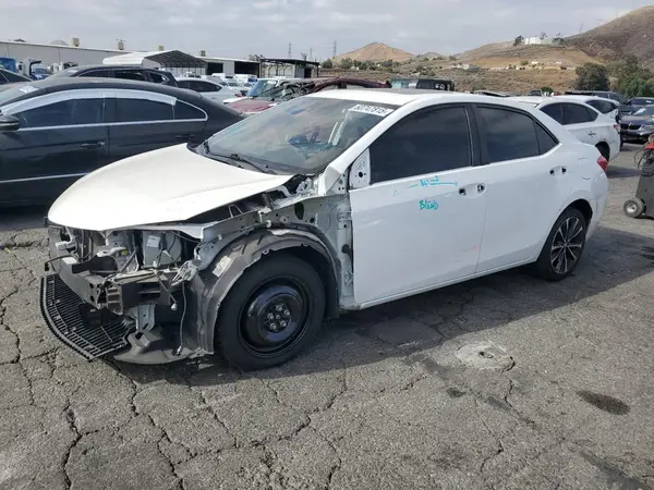 2T1BURHE9JC067107 2018 TOYOTA COROLLA - Image 1