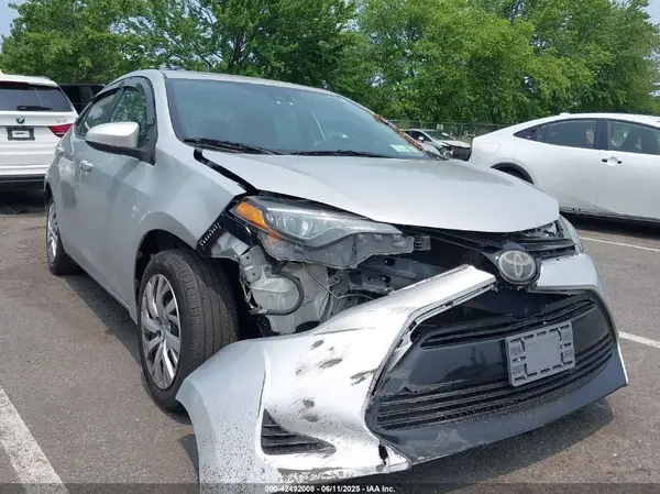 2T1BURHE9JC067155 2018 TOYOTA COROLLA - Image 1