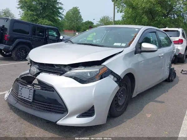 2T1BURHE9JC067155 2018 TOYOTA COROLLA - Image 2