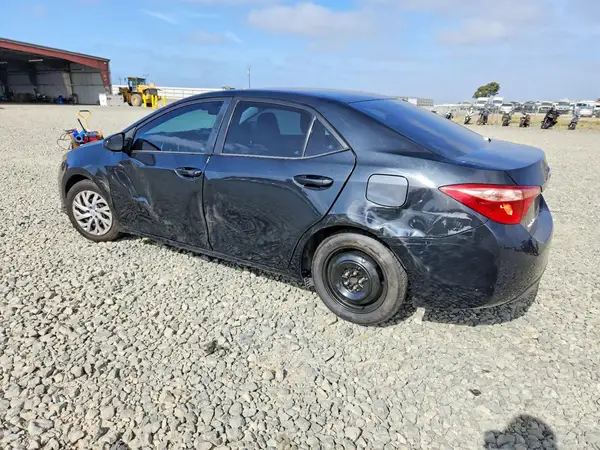 2T1BURHE9JC067401 2018 TOYOTA COROLLA - Image 2