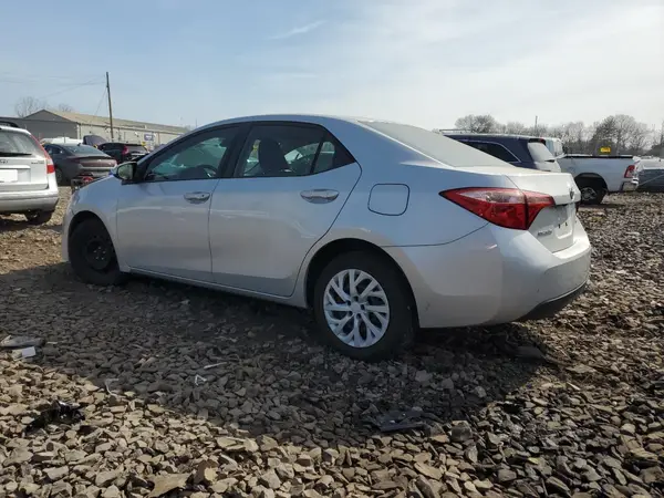2T1BURHE9JC069391 2018 TOYOTA COROLLA - Image 2