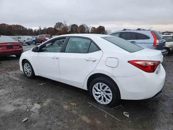 2T1BURHE9JC070122 2018 TOYOTA COROLLA - Image 2