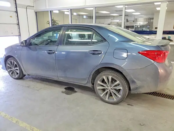 2T1BURHE9JC070752 2018 TOYOTA COROLLA - Image 2