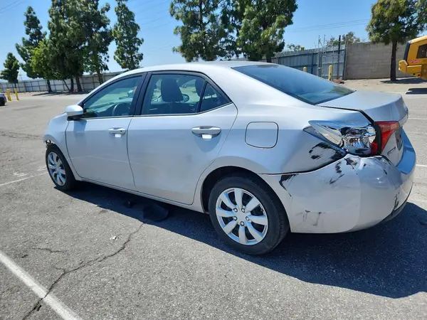 2T1BURHE9JC071433 2018 TOYOTA COROLLA - Image 2