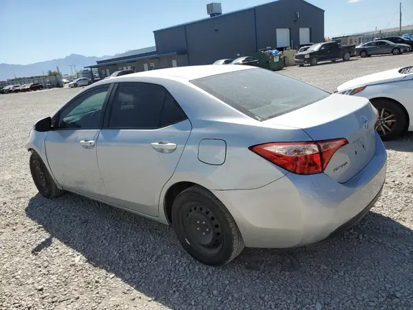2T1BURHE9JC071691 2018 TOYOTA COROLLA - Image 2