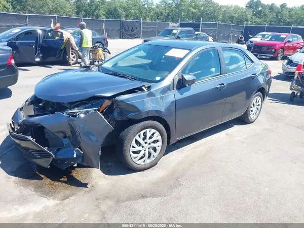 2T1BURHE9JC073778 2018 TOYOTA COROLLA - Image 2