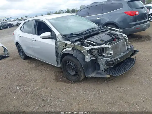 2T1BURHE9JC078723 2018 TOYOTA COROLLA - Image 1