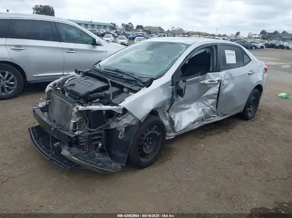 2T1BURHE9JC078723 2018 TOYOTA COROLLA - Image 2