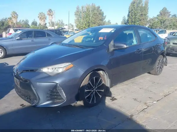 2T1BURHE9JC078950 2018 TOYOTA COROLLA - Image 2