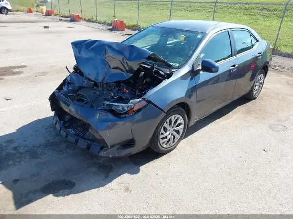2T1BURHE9JC083114 2018 TOYOTA COROLLA - Image 2
