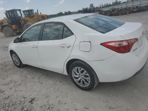 2T1BURHE9JC086790 2018 TOYOTA COROLLA - Image 2