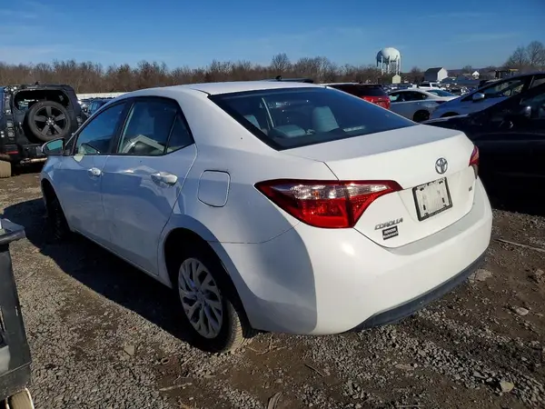 2T1BURHE9JC092413 2018 TOYOTA COROLLA - Image 2