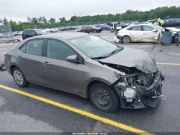 2T1BURHE9JC092895 2018 TOYOTA COROLLA - Image 1