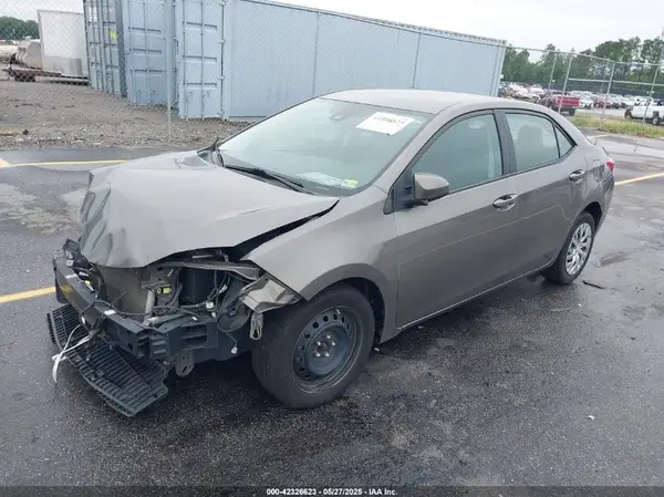 2T1BURHE9JC092895 2018 TOYOTA COROLLA - Image 2