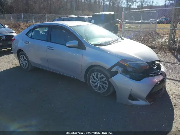 2T1BURHE9JC093979 2018 TOYOTA COROLLA - Image 1