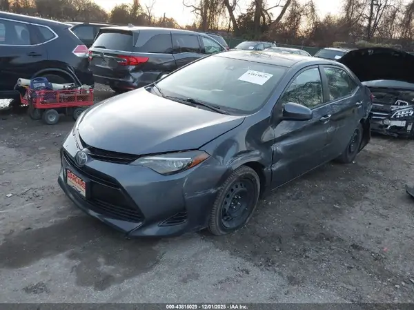 2T1BURHE9JC094050 2018 TOYOTA COROLLA - Image 2