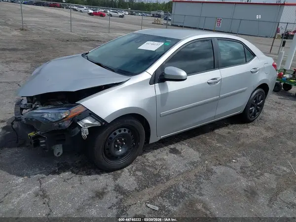 2T1BURHE9JC095103 2018 TOYOTA COROLLA - Image 2