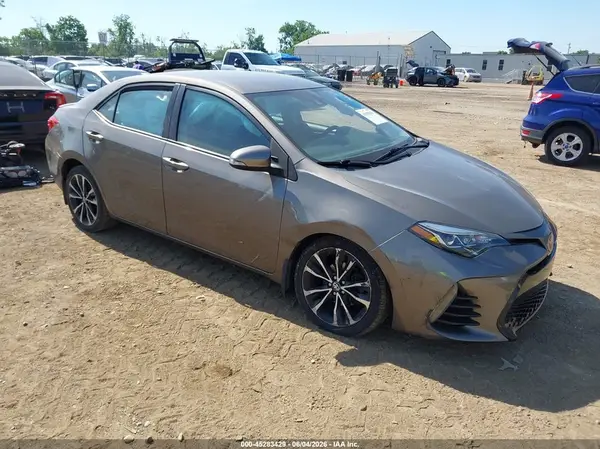 2T1BURHE9JC095229 2018 TOYOTA COROLLA - Image 1