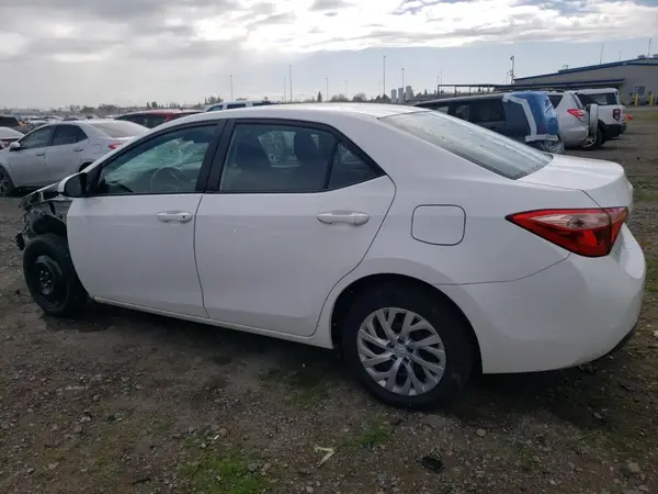 2T1BURHE9JC097370 2018 TOYOTA COROLLA - Image 2