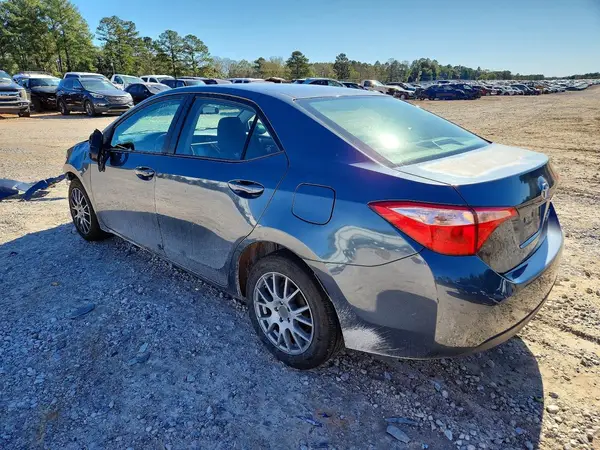 2T1BURHE9JC102227 2018 TOYOTA COROLLA - Image 2