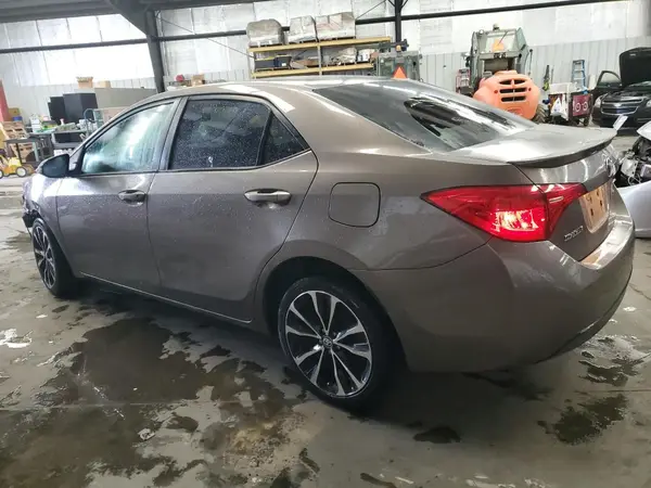 2T1BURHE9JC105130 2018 TOYOTA COROLLA - Image 2