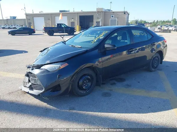 2T1BURHE9JC105743 2018 TOYOTA COROLLA - Image 2
