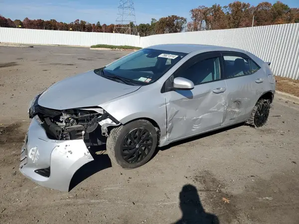 2T1BURHE9JC107251 2018 TOYOTA COROLLA - Image 1