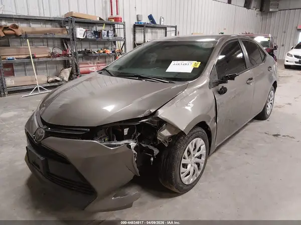 2T1BURHE9JC110473 2018 TOYOTA COROLLA - Image 2
