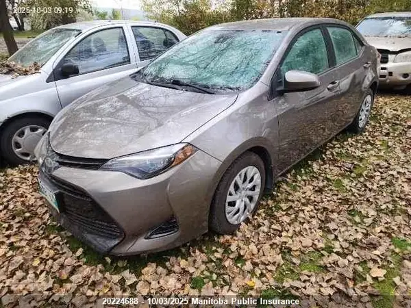 2T1BURHE9JC110554 2018 TOYOTA COROLLA - Image 2