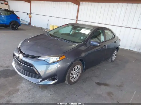 2T1BURHE9JC112207 2018 TOYOTA COROLLA - Image 2