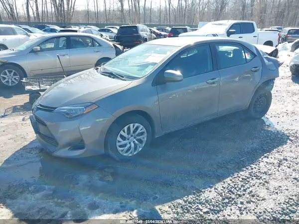 2T1BURHE9JC113356 2018 TOYOTA COROLLA - Image 2
