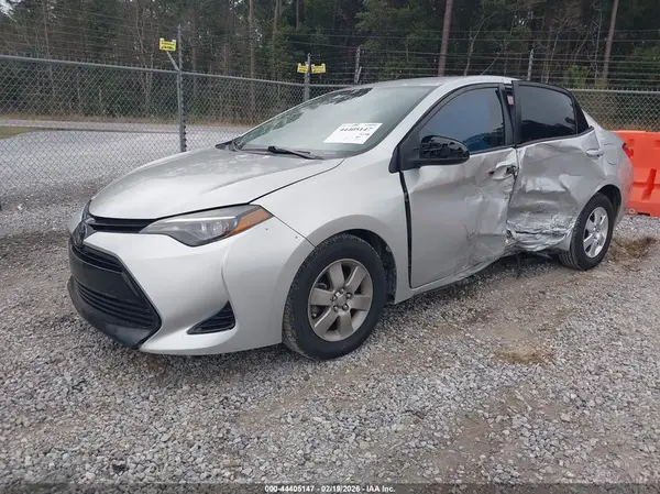 2T1BURHE9JC115589 2018 TOYOTA COROLLA - Image 2