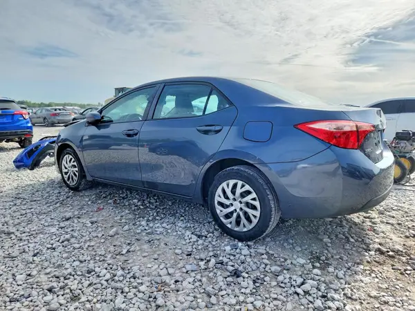 2T1BURHE9JC121859 2018 TOYOTA COROLLA - Image 2