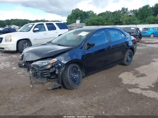 2T1BURHE9JC123370 2018 TOYOTA COROLLA - Image 2