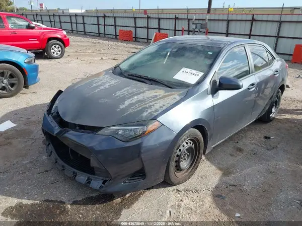 2T1BURHE9JC124454 2018 TOYOTA COROLLA - Image 2