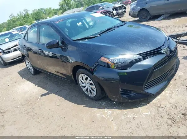 2T1BURHE9JC964444 2018 TOYOTA COROLLA - Image 1