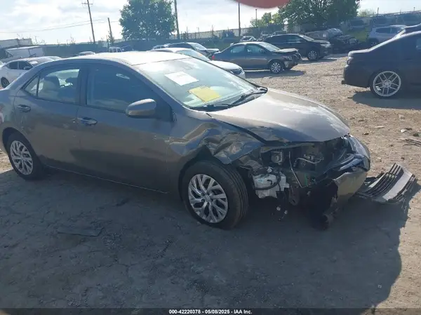2T1BURHE9JC971913 2018 TOYOTA COROLLA - Image 1