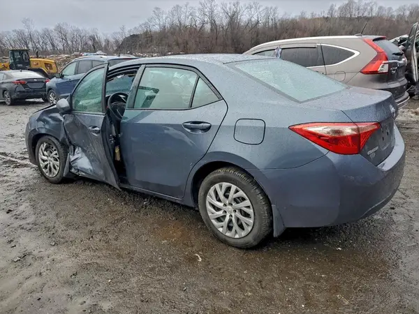 2T1BURHE9JC981826 2018 TOYOTA COROLLA - Image 2