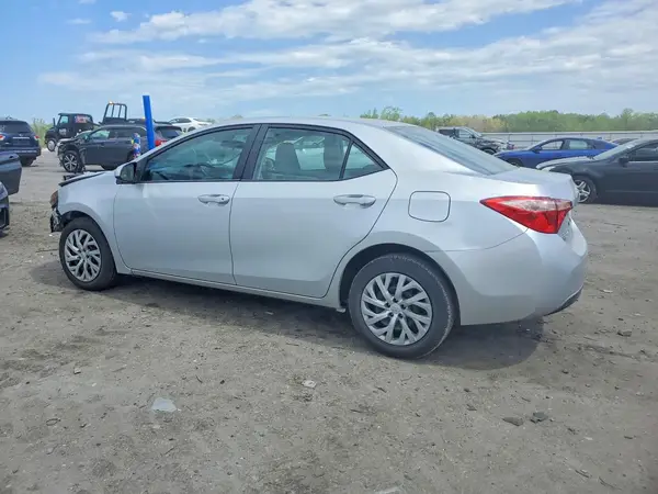 2T1BURHE9JC983561 2018 TOYOTA COROLLA - Image 2
