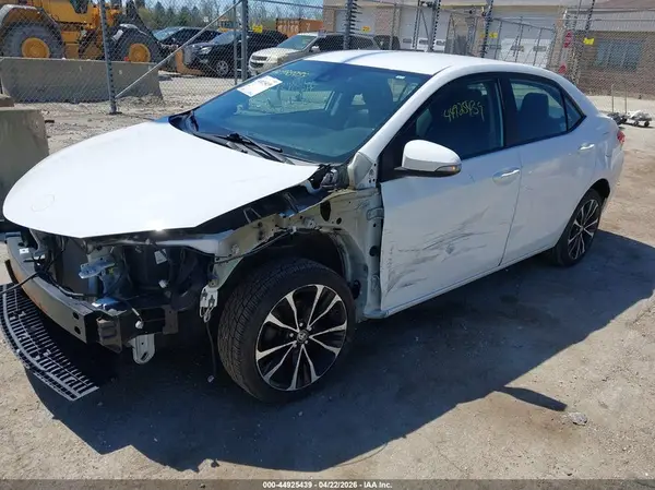 2T1BURHE9JC985259 2018 TOYOTA COROLLA - Image 2