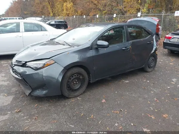2T1BURHE9JC987187 2018 TOYOTA COROLLA - Image 2